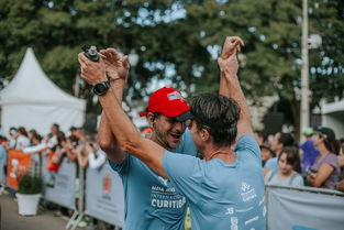 mk足球官网-“全力奔跑！武汉马拉松激烈角逐中”