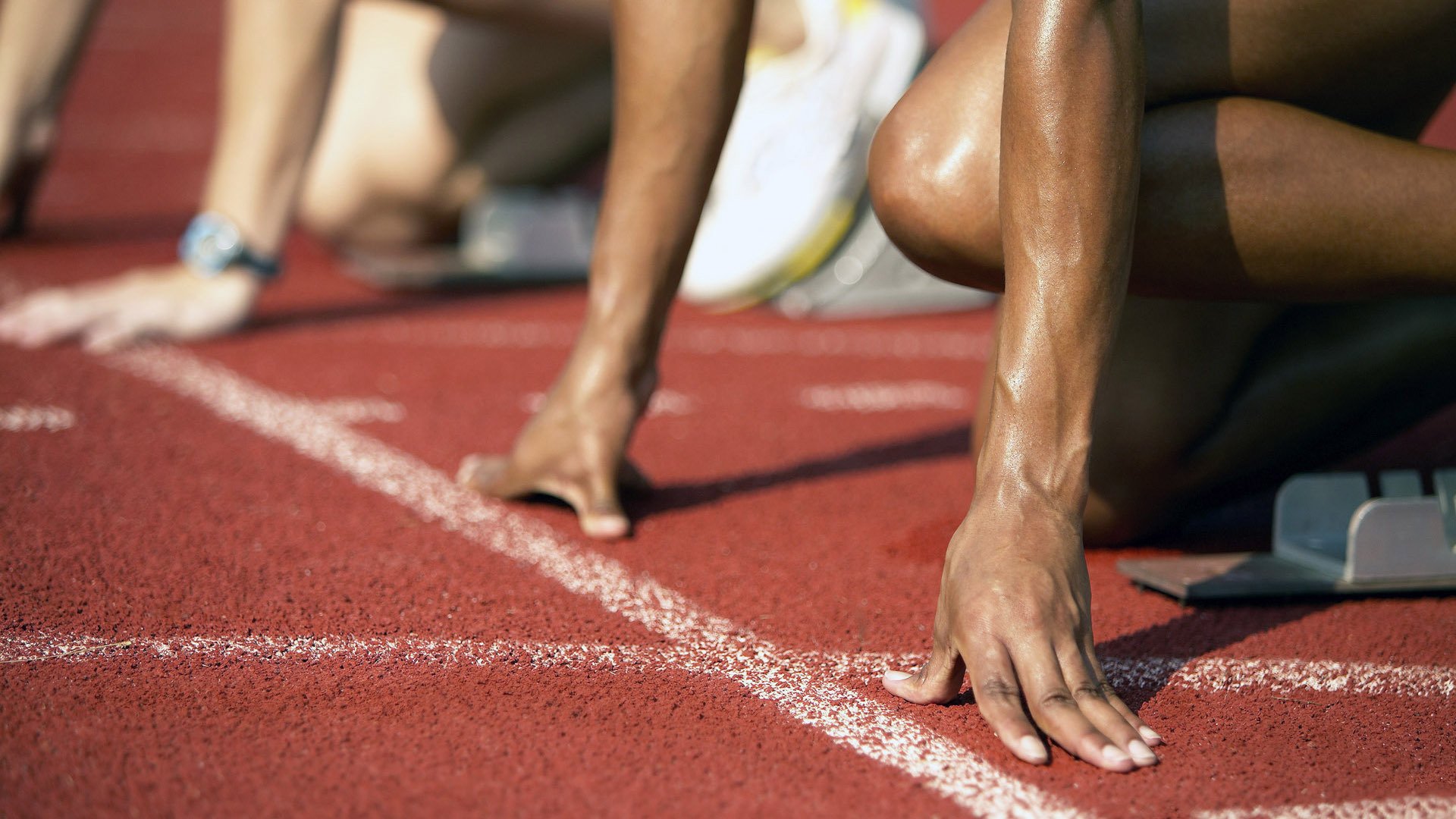 田径比赛纪录频频刷新，田径比赛时间怎么记录